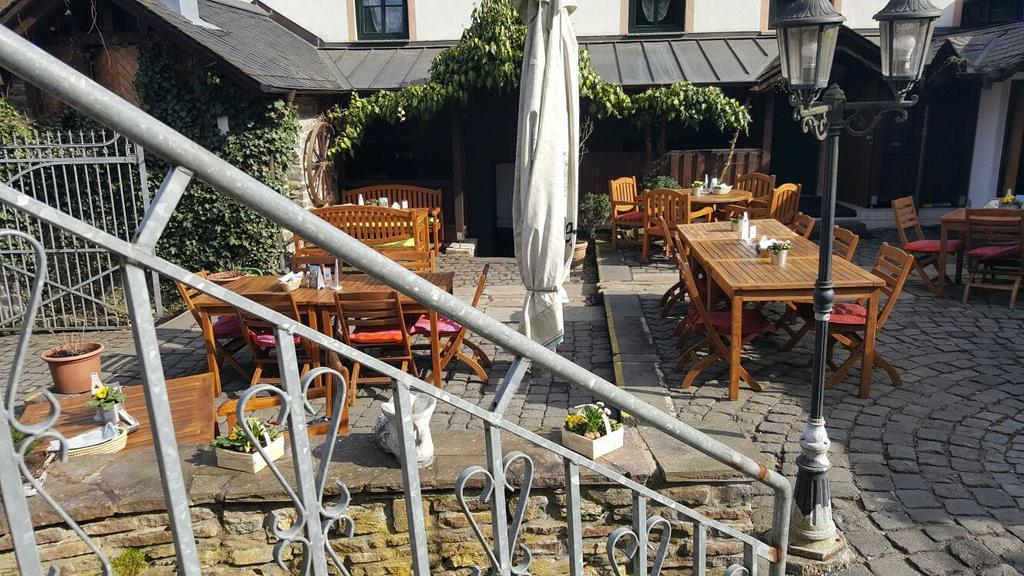 Altes Bierhaus Hotel Arzbach Exterior photo