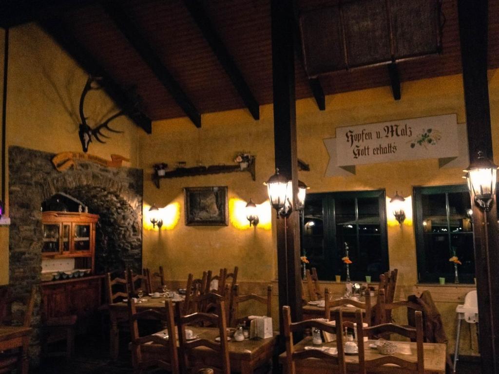 Altes Bierhaus Hotel Arzbach Exterior photo